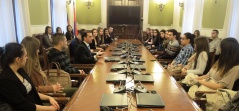 23 February 2015 Deputy Speaker Marinkovic in meeting with the students of the Belgrade Faculty of Economics